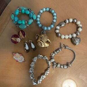 Lot of assorted Vintage Jewelry